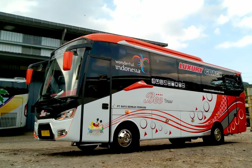 Medium Bus Legrest - Sewa Bus Pariwisata Beetrans