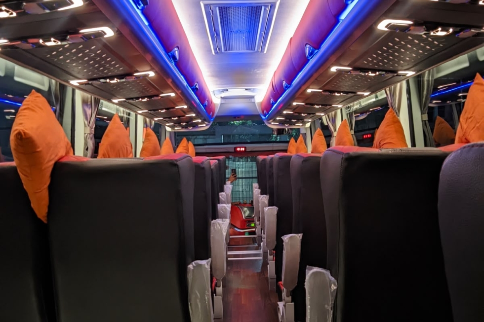 Medium Bus Pariwisata Jetbus 5+ MHD - Sewa Bus Pariwisata Beetrans